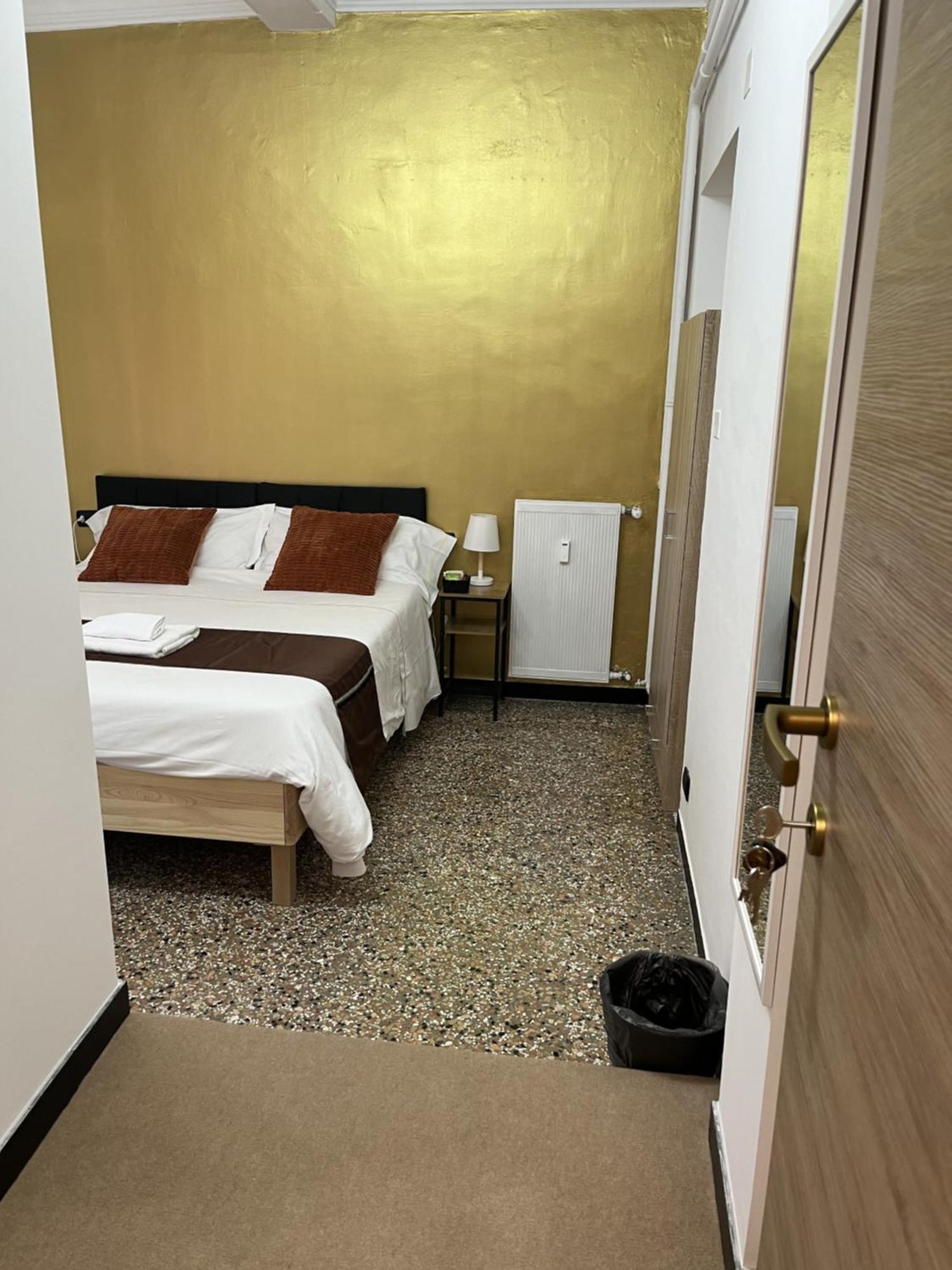 Genova Gold Rooms Room photo