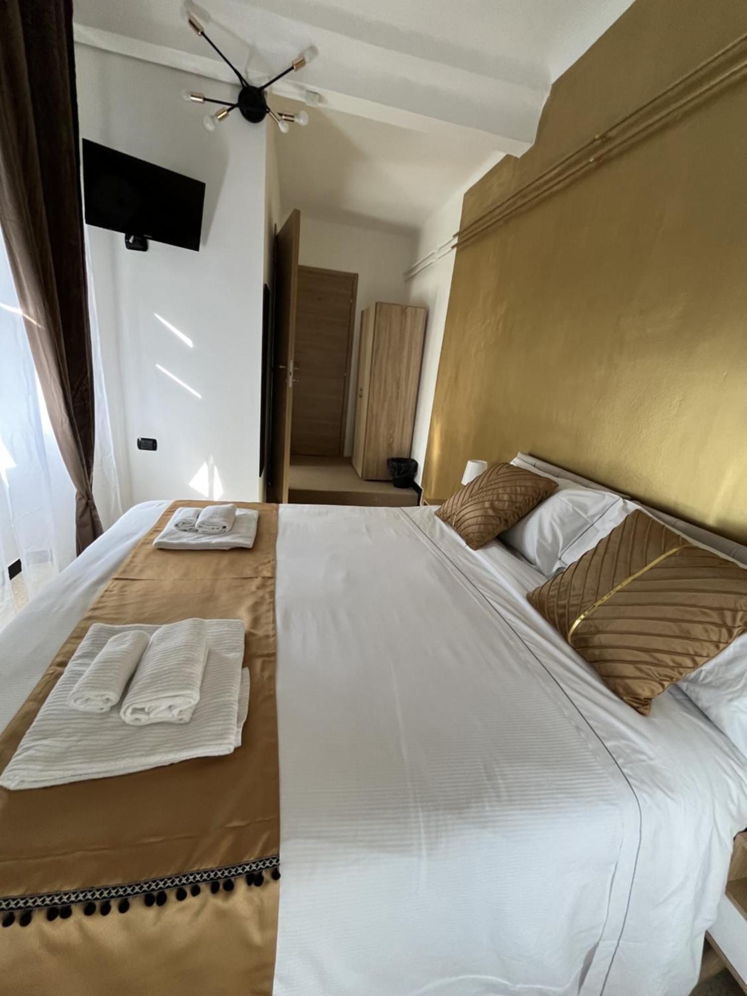 Genova Gold Rooms Room photo