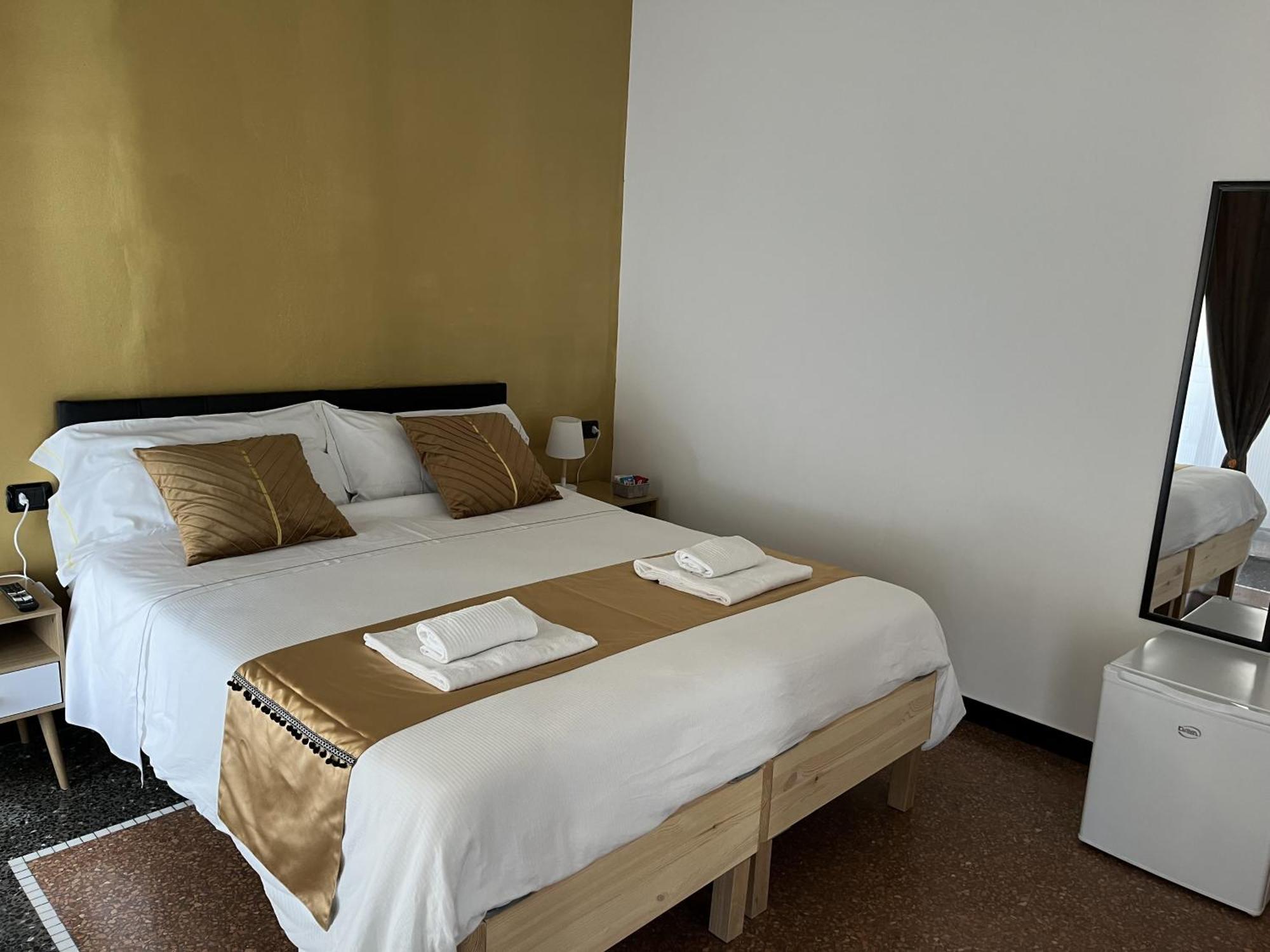Genova Gold Rooms Exterior photo